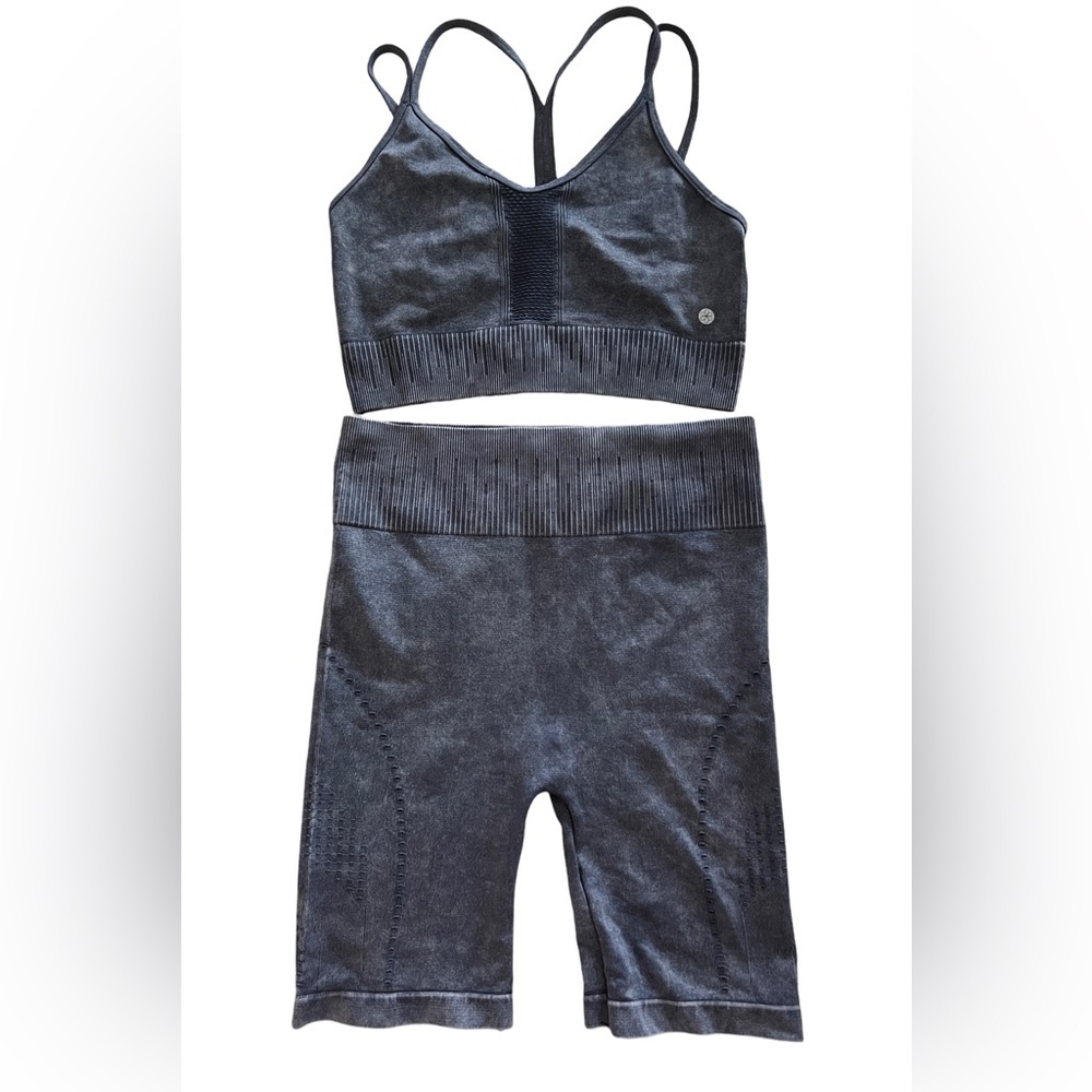 Aura Athletica 2- piece charcoal set. Size M/L